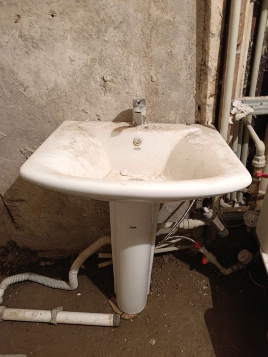 Унитаз и раковина