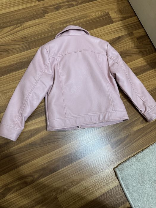 Кожаные/джинсовые курточки на девочку 4 года