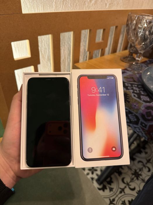 Продам 2 айфона X 256 г без фейс
