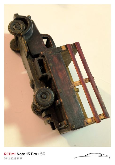 История в дърво-ръчно изработени камиончета 1940 г.