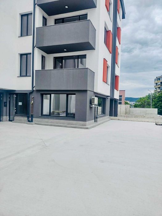 офис /помещение под наем на топ локация