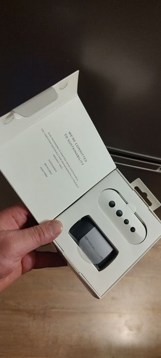 Căști bluetooth ca noi