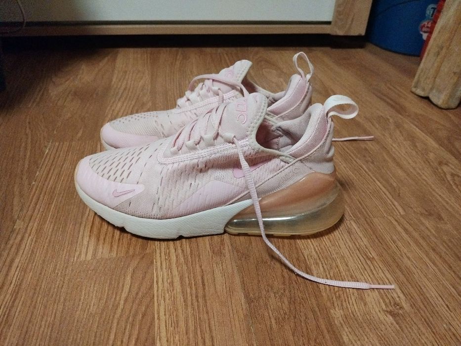 Маратонки Nike Air  270