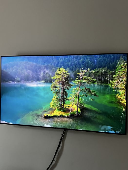 Smart TV Samsung Crystal UHD 4K, diagonala 138 cm (Model UE55TU8072)