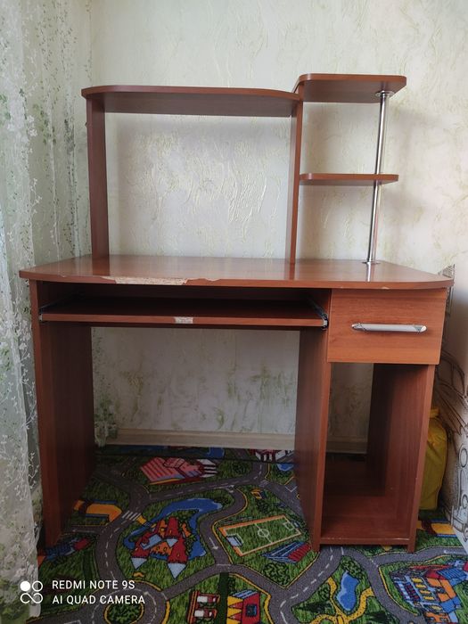 Компьютерный стол