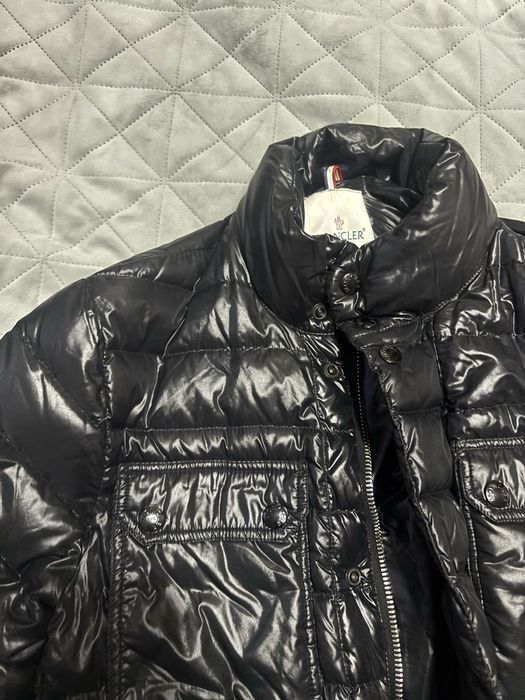 Geacă Matlasată Neagră Moncler – Mărimea 42