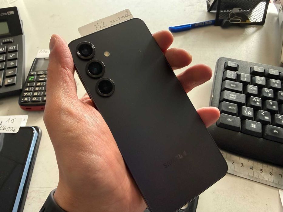 Мобилен телефон Samsung Galaxy S25 256GB 12ram