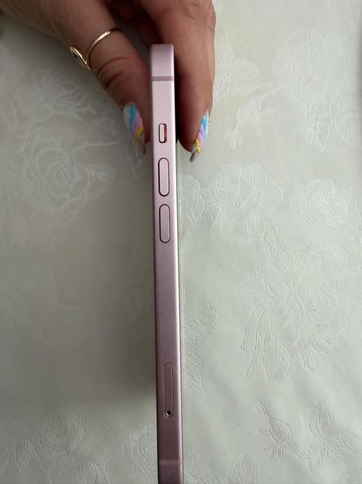iPhone 15 Pink 128 GB – работи перфектно, с кутия и подарък кейсове