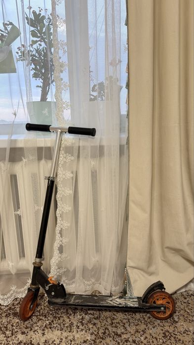 Продам самокат в хорошем состоянии