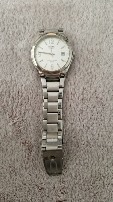 Продавам часовник casio mtp-1265