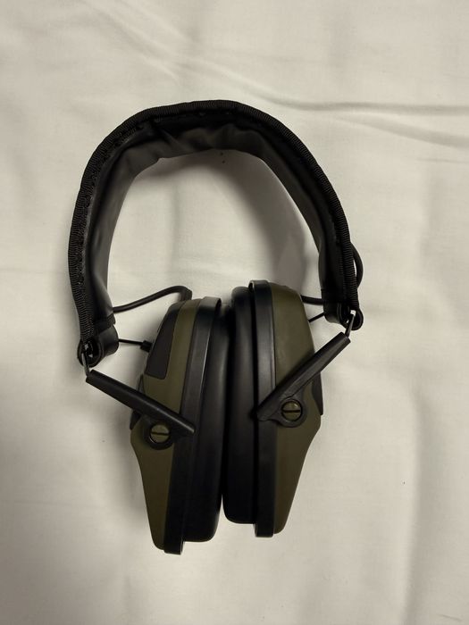 Casti tactice de protectie auditiva electronice anti-zgomot