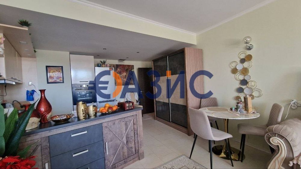 Продава се Двустаен апартамент в Свети Влас - 88 кв.м за 1043 €/кв.м - Снимка #6