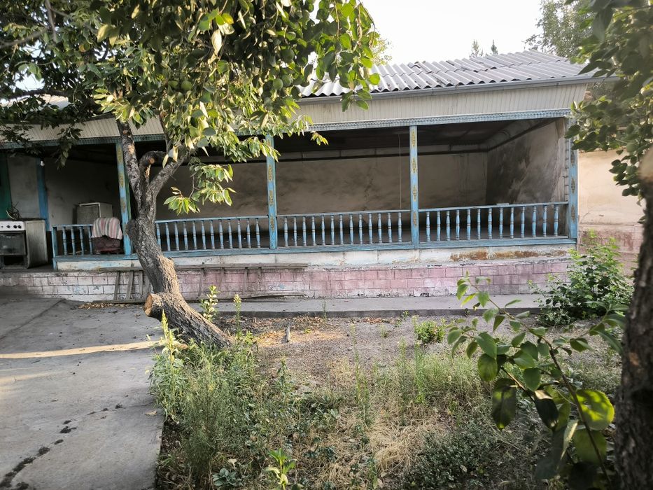 Ховли уй жой сотилади