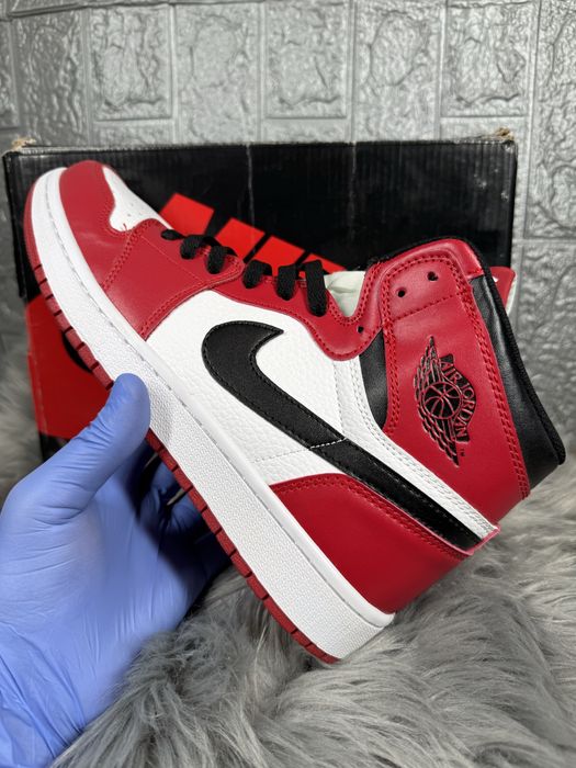 Nike Air Jordan 1 High Chicago