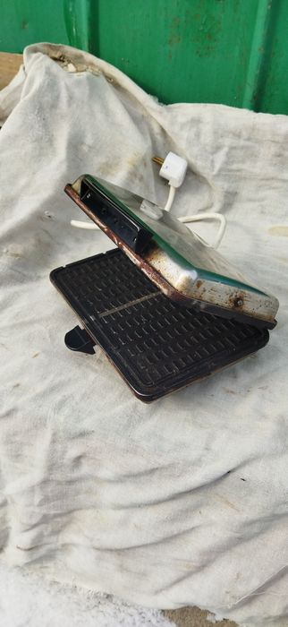 Продам вафельницу