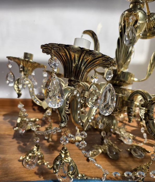 Люстра золотистая со стразами