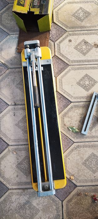 Кафелорез почти новый