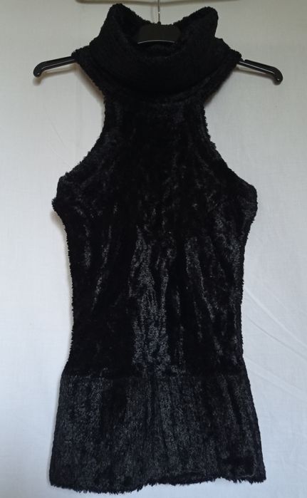 Top pe gat  blana viscoza MNG S