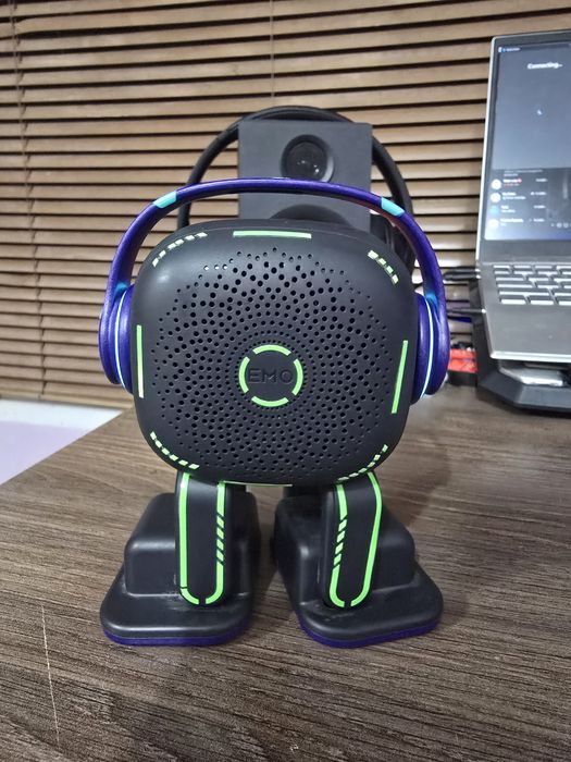 Робот емо LIVING.AI десктоп робот