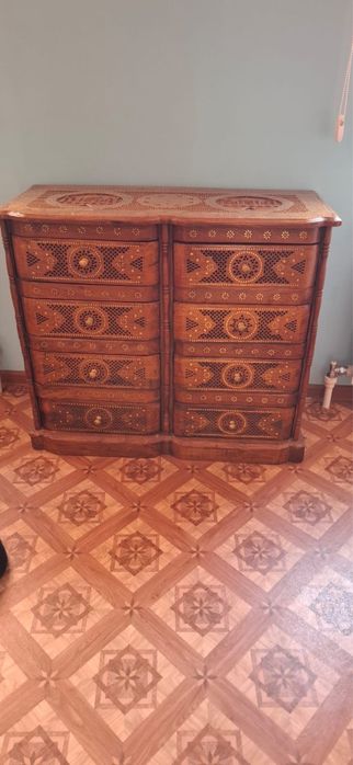 Индийский комод из дерева