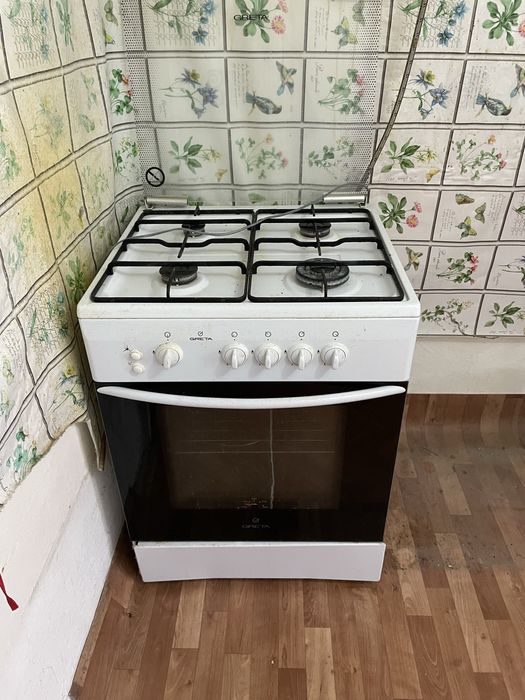 Продам газовую плиту