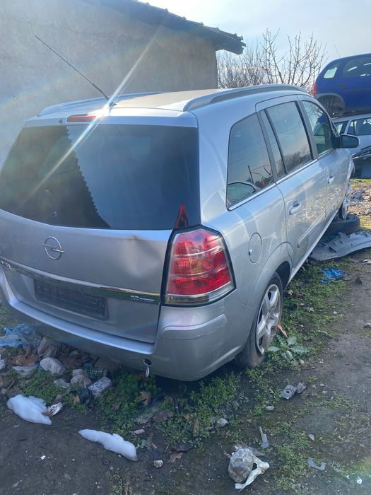 Опел зафира б 2.2 бензин на части