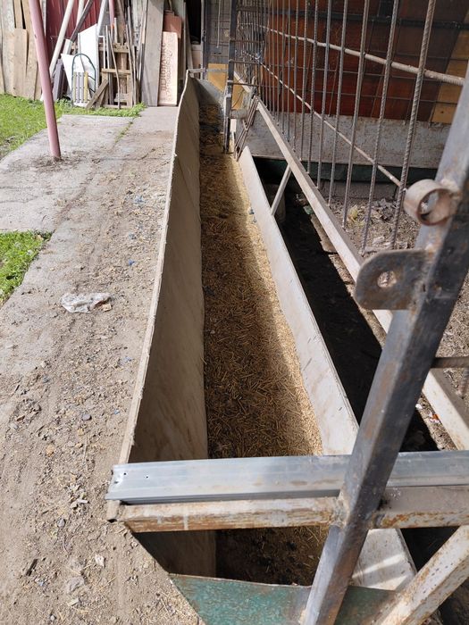 Кормушка для скота