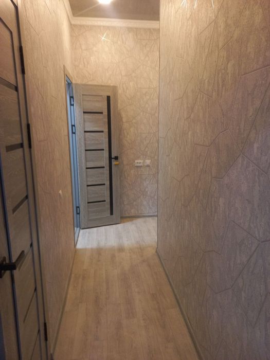 Navoiy shahrida 1 xona uyimiz sotiladi boshqa uylar xam borsotiladigan