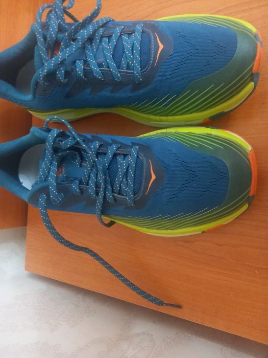 Hoka Torrent 2 marimea 45 1/3, în stare foarte bună.