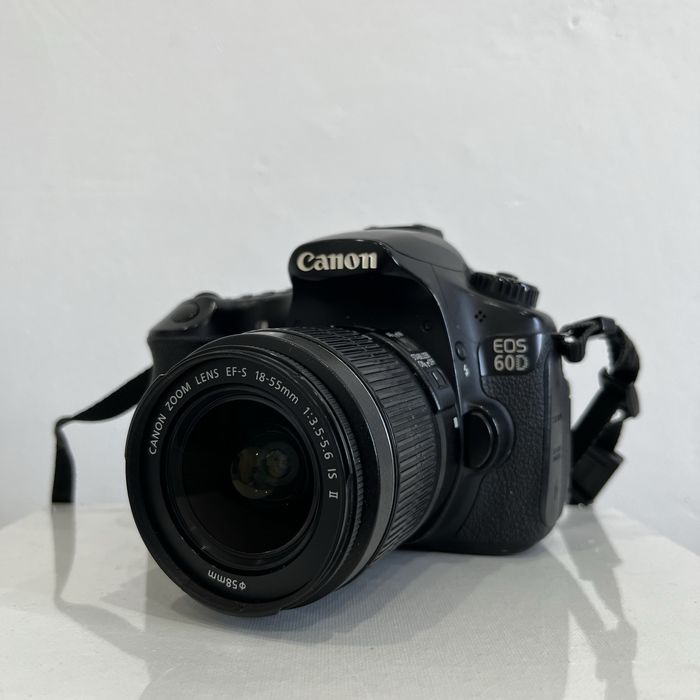 Продам фотоаппарат Canon 60D