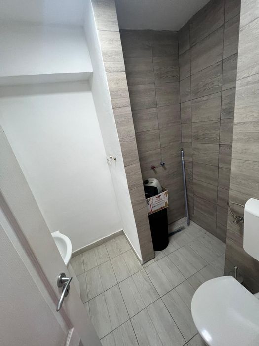 Garsoniera sesu rosu