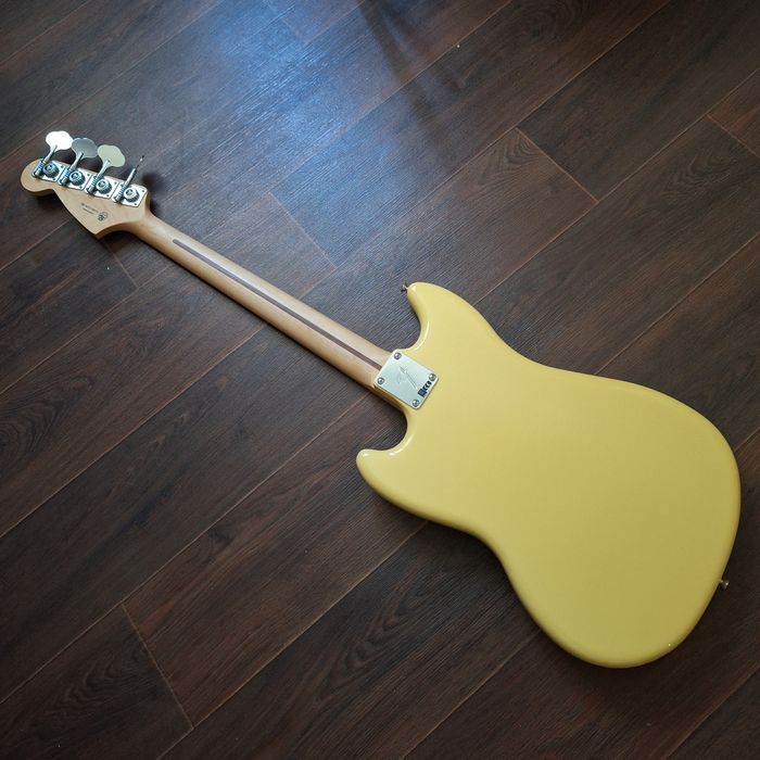 Бас китара Fender Special Edition Mustang Bass PJ  Buttercream