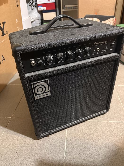 Продам басовый комбоусилитель Ampeg