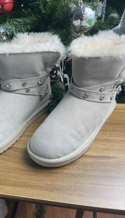 Ghete tip UGG din piele întoarsă