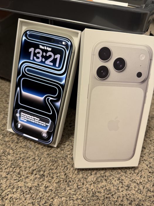 Oferta !! Iphone 17 Pro 256 gb ! Culoare frumoasa Silver/alb ! 83 cicluri de incarcare !