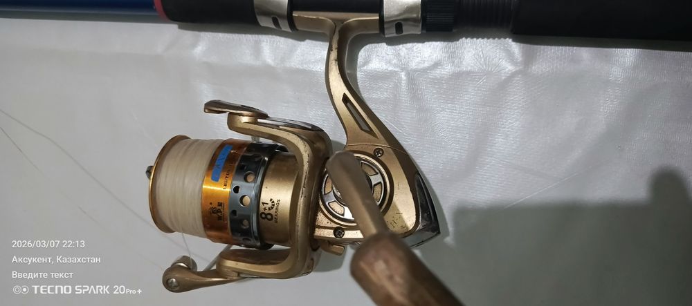 Продам удилища с катушкай 3 метровый