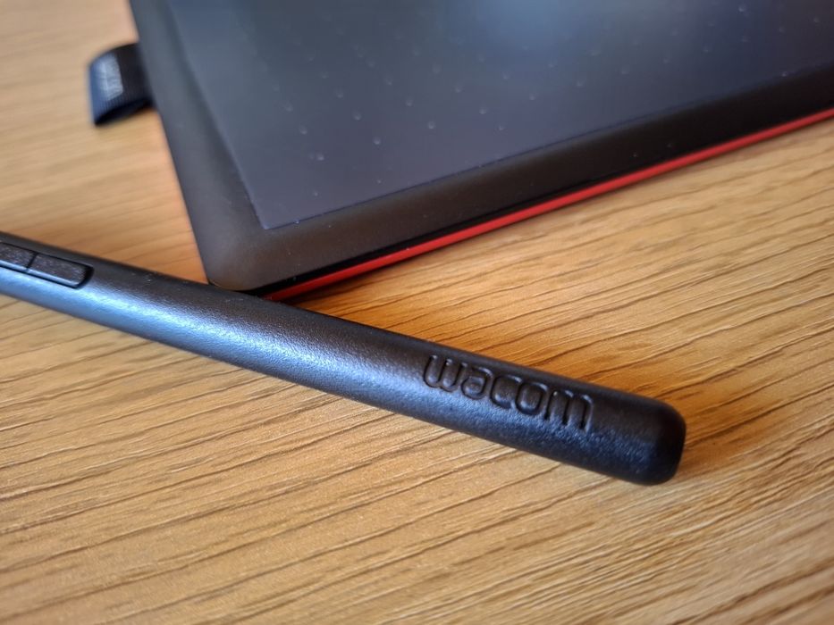 Tabletă Grafică ONE de Wacom, Medie