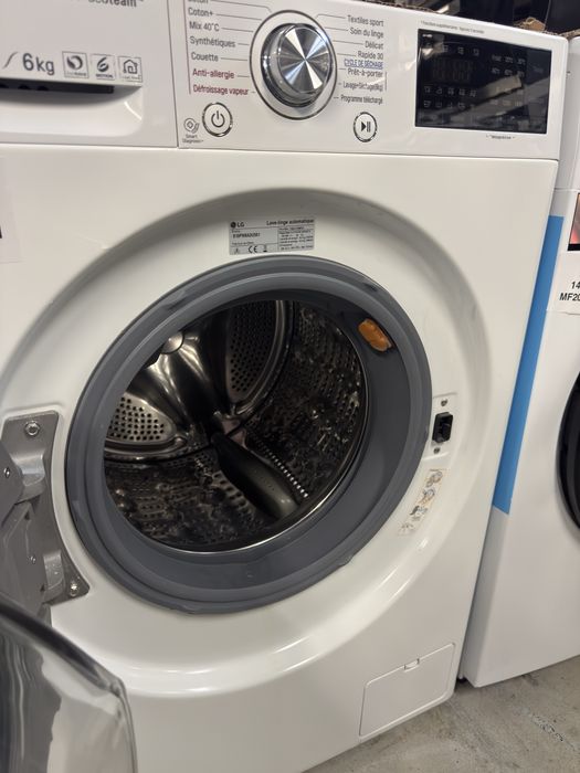 Mașină de spălat rufe cu uscător LG F964J72WRH