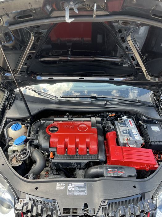 Vând Vw Golf 5 1.9 TDI