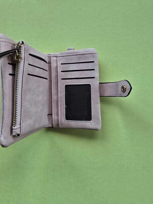 Светло розово меко портмоне