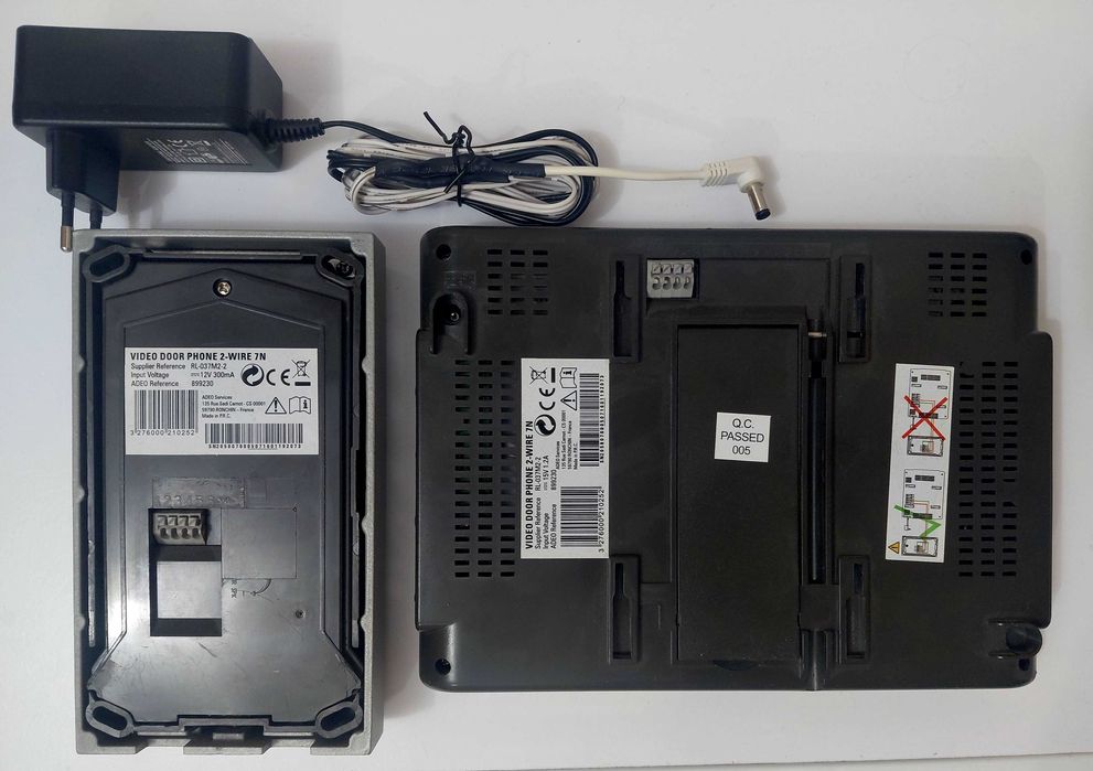 Video interfon cu fir