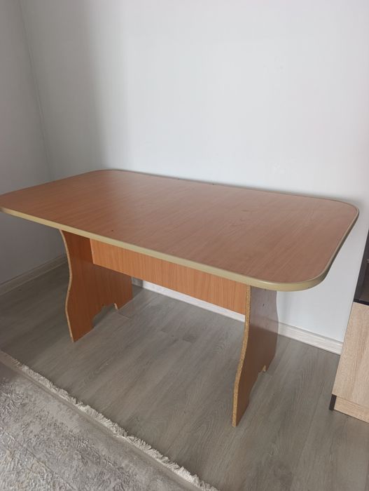 Продам Стол кухонный
