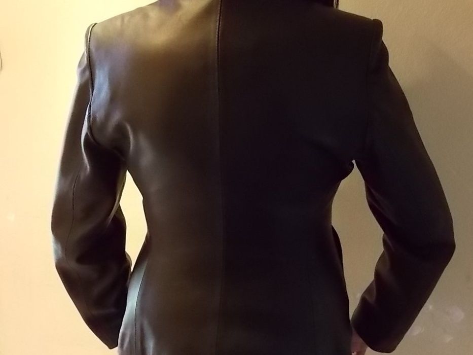 vand geaca piele dama NOUA model deosebit