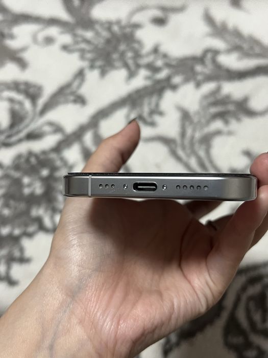 16 pro почти новый