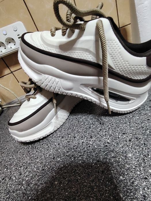 Adidasi damă de firmă ,noi