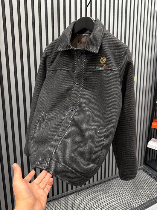 Якета на Gucci , Essentials и други