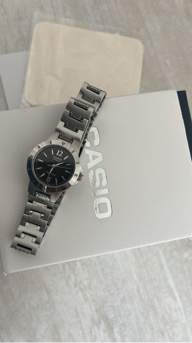 Срочно продам часы