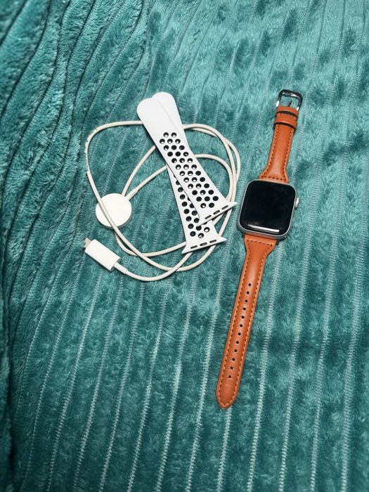 Apple Watch SE NiKe 44mm silver