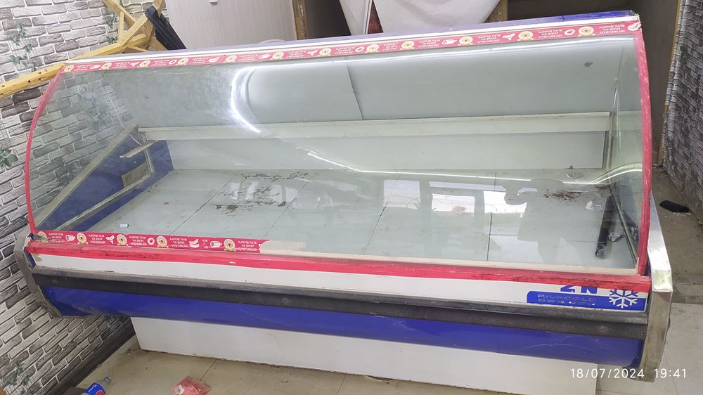 muzlatgich sotiladi holati yaxshi ostiyam yaxlaydi