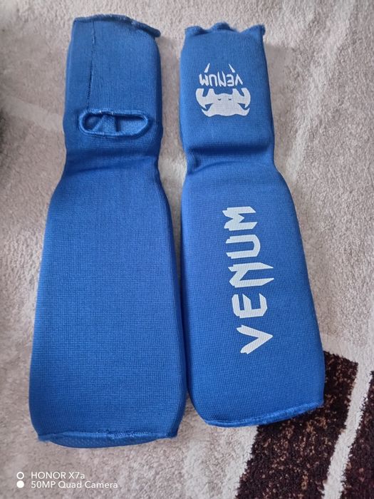 Боксерские перчатки, лапти, футы,